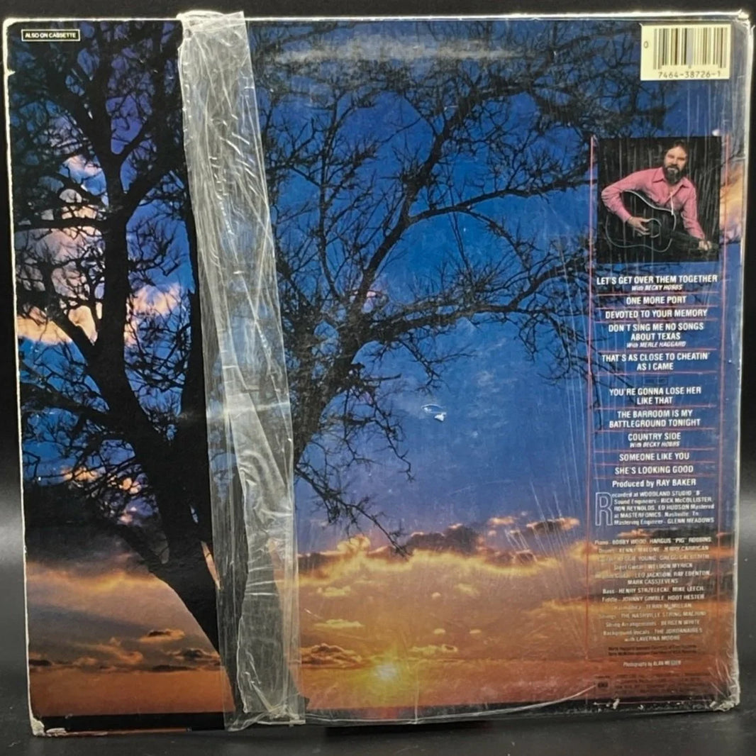 Moe Bandy - Devoted To Your Memory