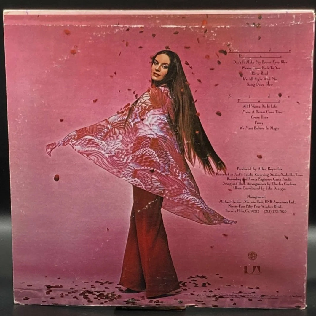 Crystal Gayle - We Must Believe In Magic