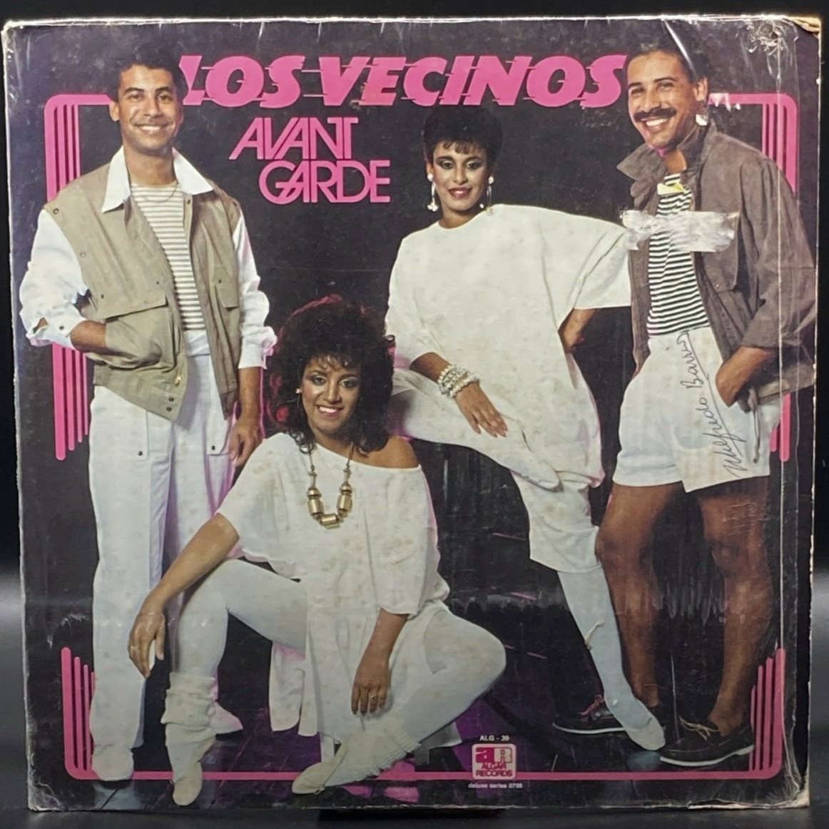 Los Vecinos - Avant Garde